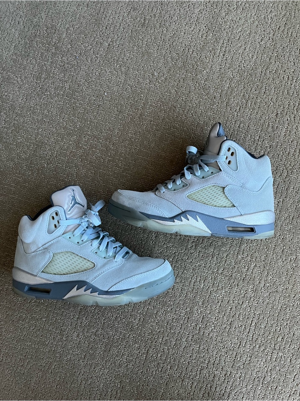 Women's Jordan 5 Retro Bluebird Ice/Blue Graphite Size 7.5